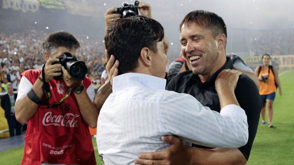 El principal candidato a entrenador de River negó contactos con la dirigencia