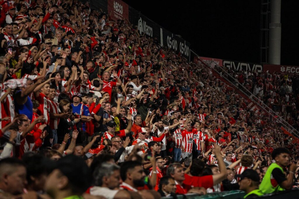 El DT Flores tuvo un estreno perfecto e Instituto recuperó la sonrisa: 2-0 a Central Córdoba