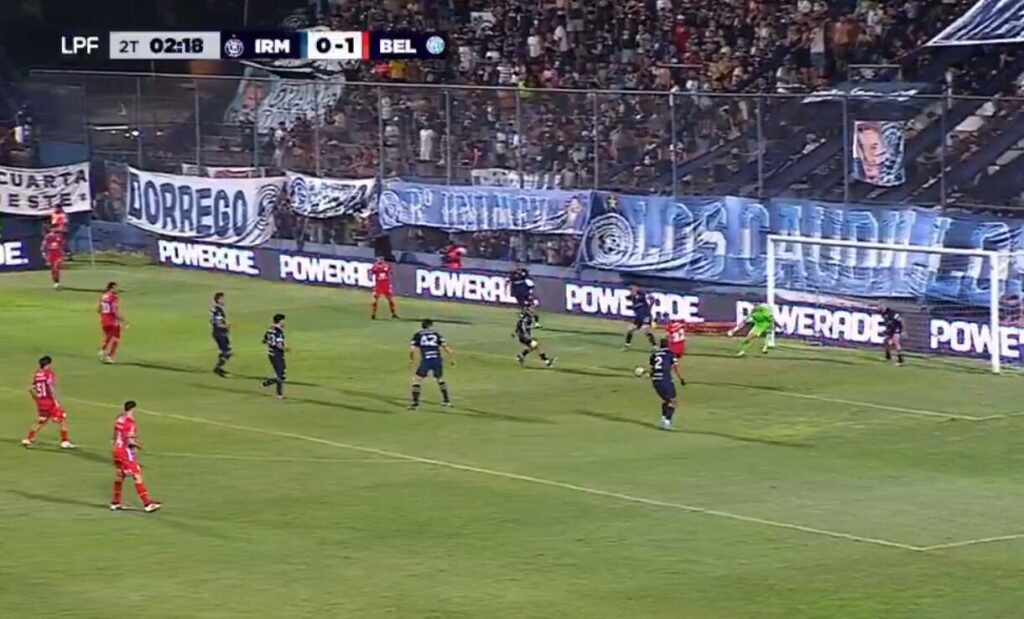 El insólito gol que perdió “Uvita” Fernández en Belgrano ante Independiente Rivadavia