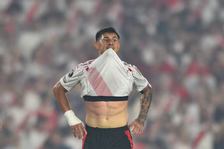 Tras cerrar su llegada a Boca, Bareiro tuvo un gesto “anti River” que enloqueció a los hinchas