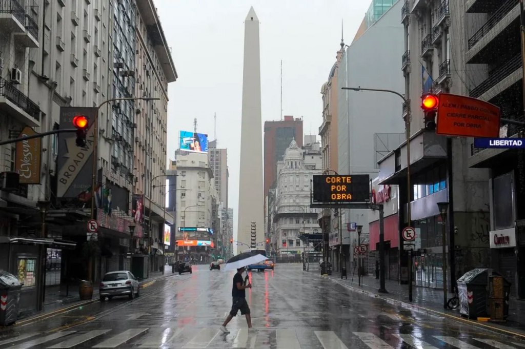Sorpresiva alerta por lluvias y granizo para este martes en Buenos Aires: a qué hora llegan las tormentas