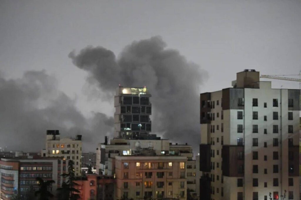 Guerra en Medio Oriente: Israel golpea el corazón tecnológico de Irán tras el luto en Tel Aviv