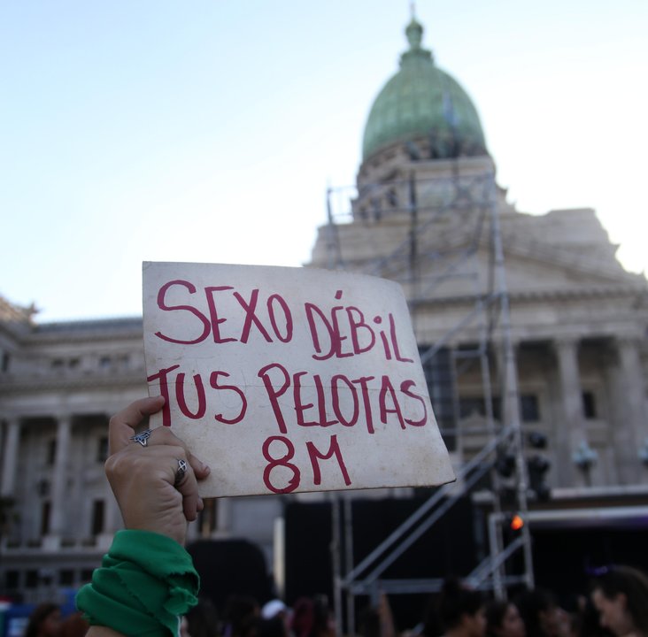 8M: el 64% de las personas con menores ingresos en la Argentina son mujeres