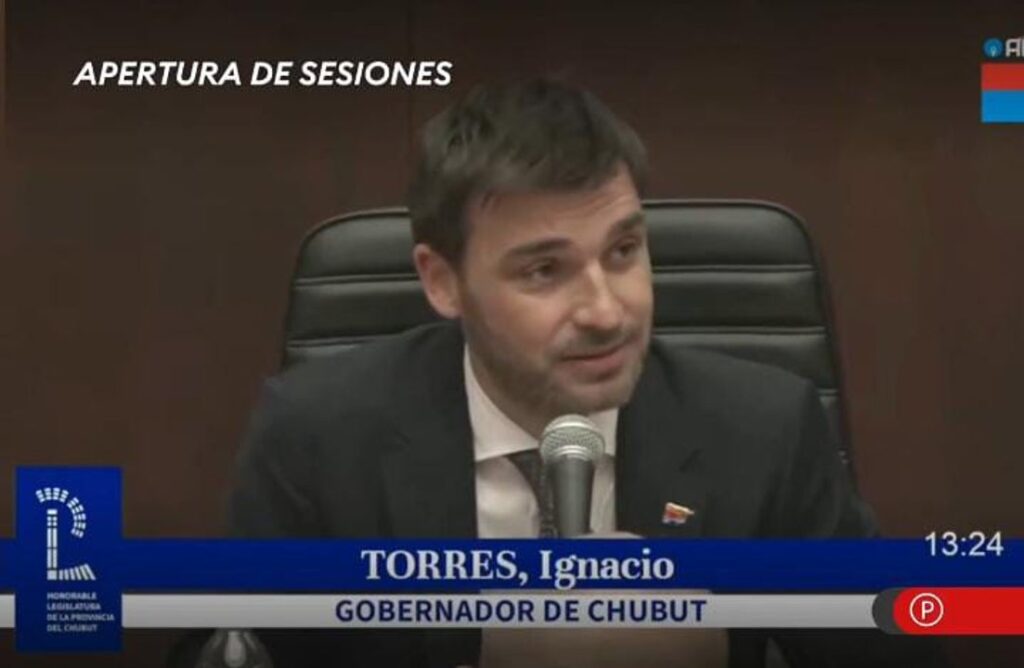 Con una chicana picante, el gobernador Torres trató de “ordinario” a Milei y criticó el clima político del Congreso