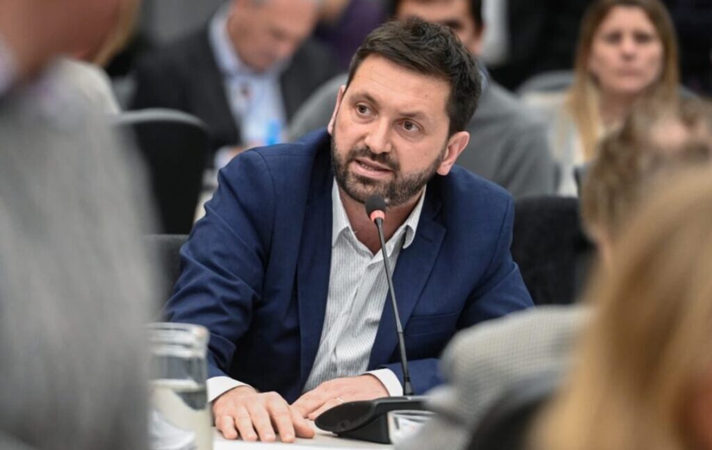 Provincias Unidas protestó por la salida del país de la OMS: “No puede decidirse sin el Congreso”