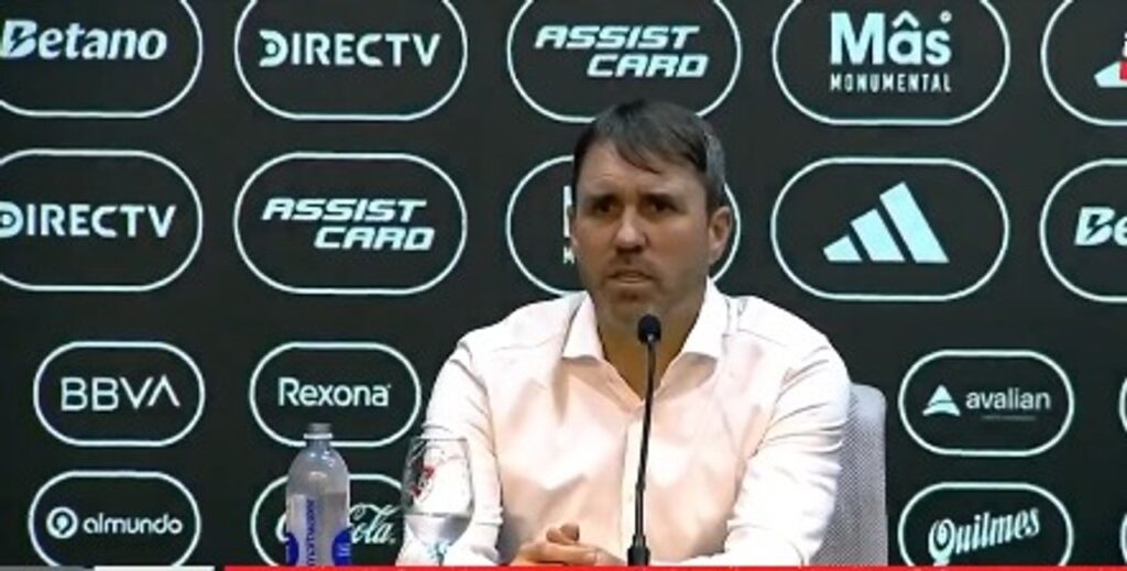 Coudet pone en marcha su River: debut oficial con cuatro bajas confirmadas y una duda