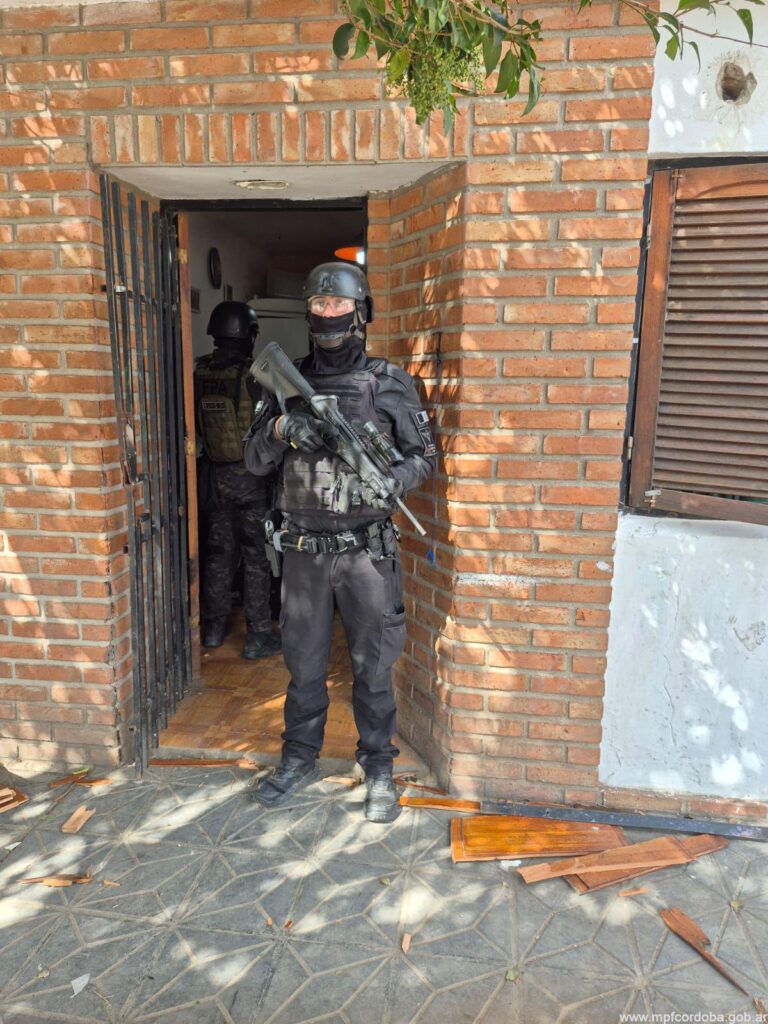 CÓRDOBA: FPA DESBARATÓ UNA ORGANIZACIÓN QUE UTILIZABA UN BÚNKER PARA LA VENTA DE DROGAS. SEIS DETENIDOS