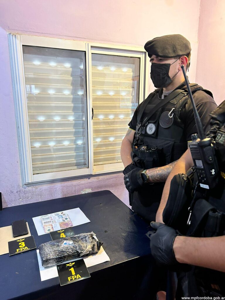 FPA REALIZÓ SEIS ALLANAMIENTOS EN EL DPTO. SAN JUSTO Y SECUESTRÓ MÁS DE UN KILO DE COCAÍNA. UNA PAREJA DETENIDA