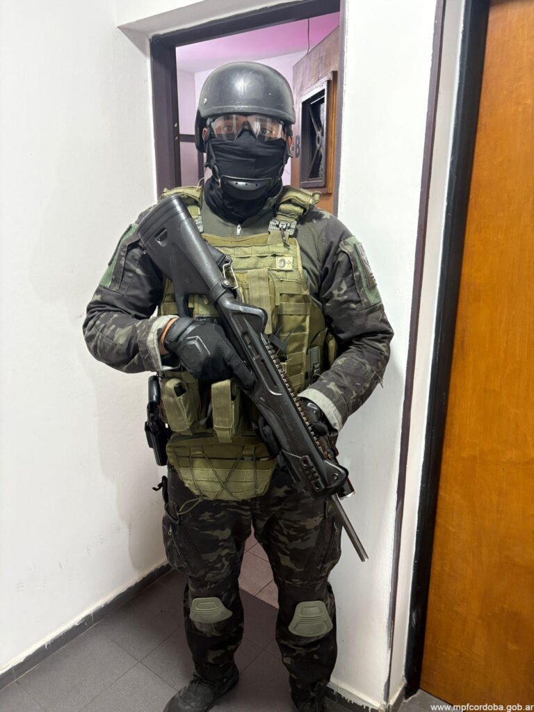 NARCO DELIVERY EN CÓRDOBA: PAREJA DETENIDA CON MÁS DE 600 DOSIS DE MARIHUANA Y COCAÍNA