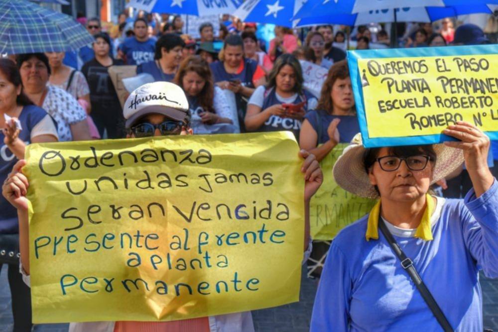 Malestar de ordenanzas de escuelas: cobran entre 80 y 150 mil pesos