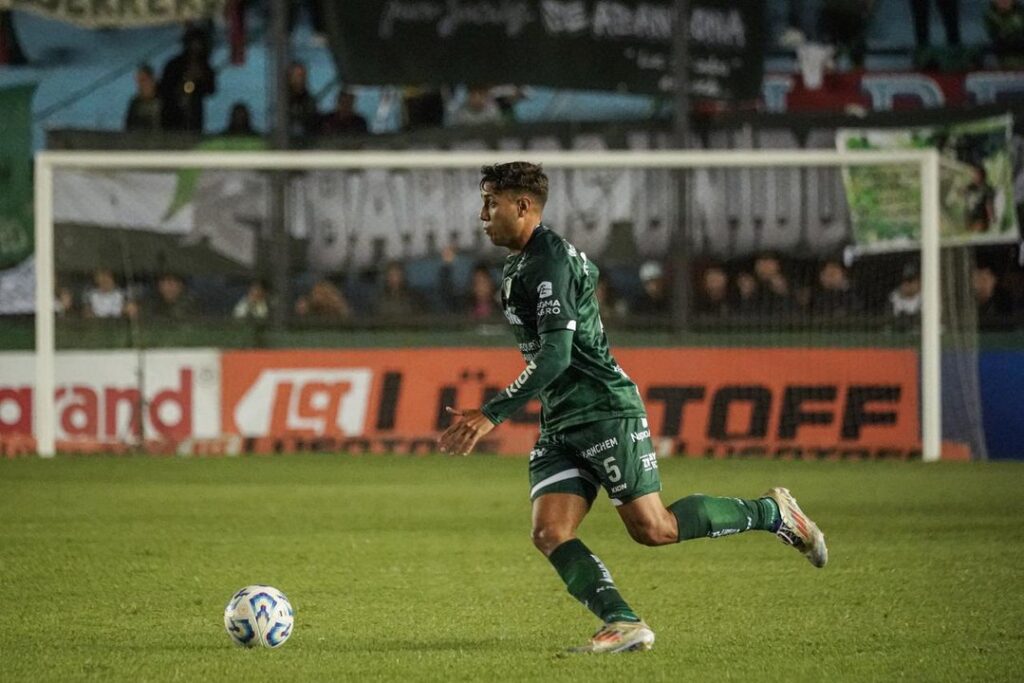 Sarmiento derrotó a Tristán Suárez sobre la hora y se metió en 16avos de la Copa Argentina