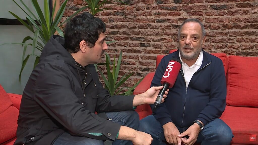 Baby Etchecopar: “El poder real en el gobierno lo tienen Karina y los dos Menem, por eso lo están echando a Santiago Caputo”
