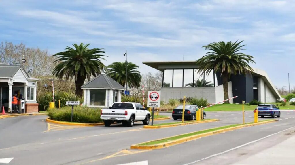 Investigan pagos millonarios de la AFA a una empresa vinculada a la mansión de Pilar y Toviggino