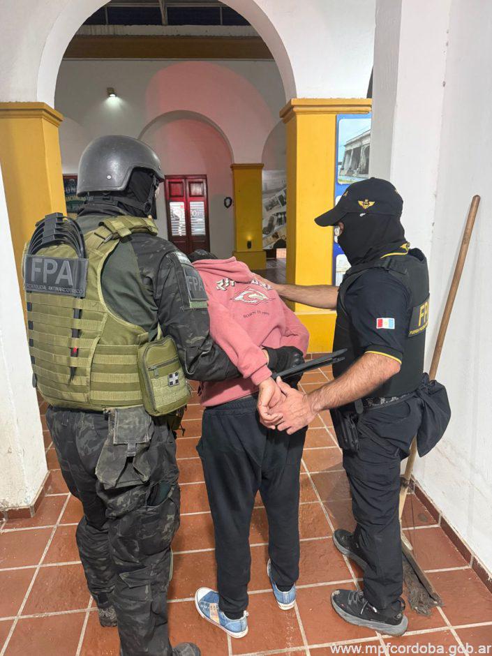 FPA DETUVO A UN SUJETO QUE REALIZABA DELIVERY DE ESTUPEFACIENTES EN DEÁN FUNES