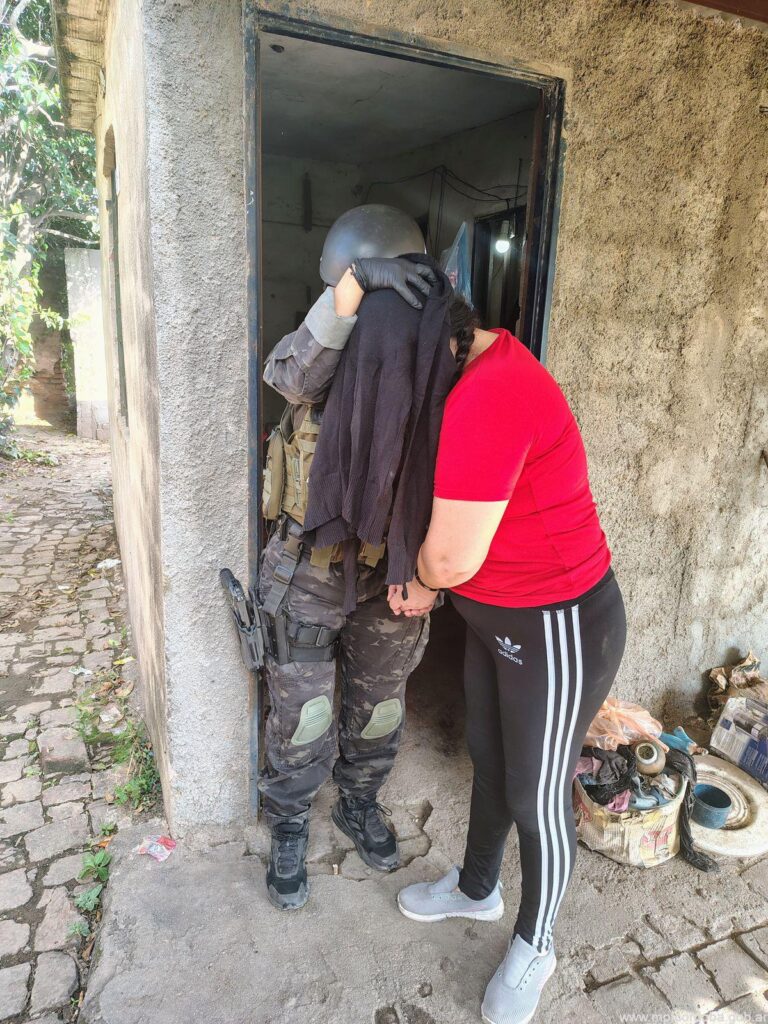 MUJER DETENIDA POR VENTA DE COCAÍNA Y MARIHUANA EN SEBASTIÁN ELCANO