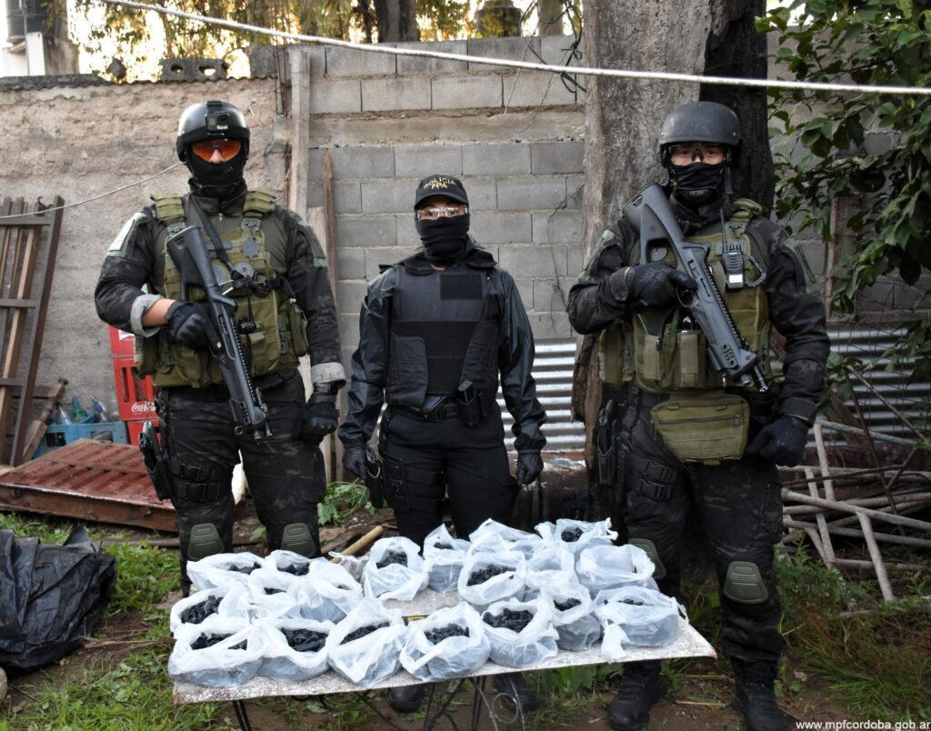 MEGAOPERATIVOS EN CÓRDOBA: FPA SECUESTRÓ 25000 DOSIS DE DROGAS Y DETUVO A 11 PERSONAS