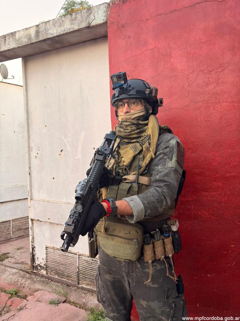 CÓRDOBA: FPA DETUVO A UNA INTEGRANTE DE UNA BANDA NARCO DESBARATADA EN BARRIO BAJO YAPEYÚ