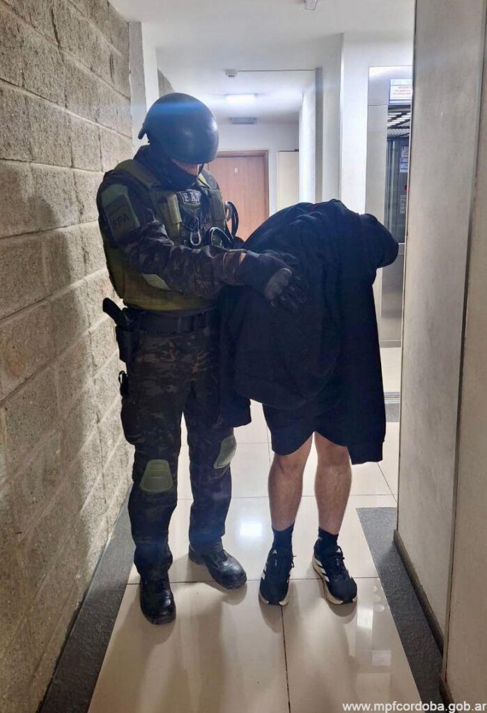 CÓRDOBA: INVESTIGACIÓN DE SEIS MESES CULMINÓ CON DOS ALLANAMIENTOS, UN DETENIDO Y UN PUNTO DE VENTA CERRADO EN BARRIO CENTRO