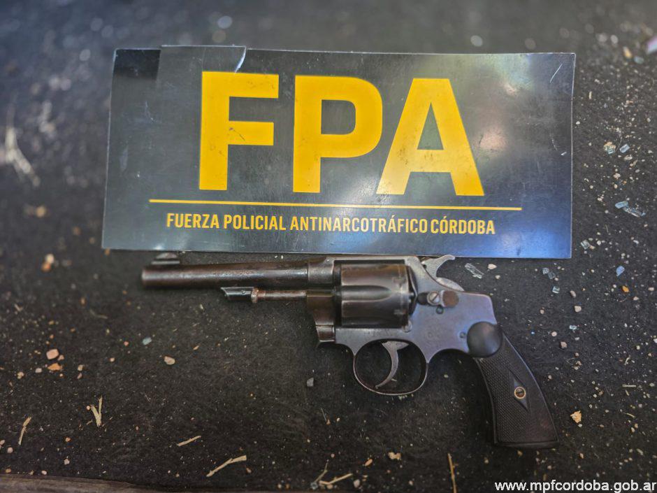 JESÚS MARÍA: FPA DETUVO A DOS SUJETOS QUE FORMABAN PARTE DE UNA BANDA NARCO