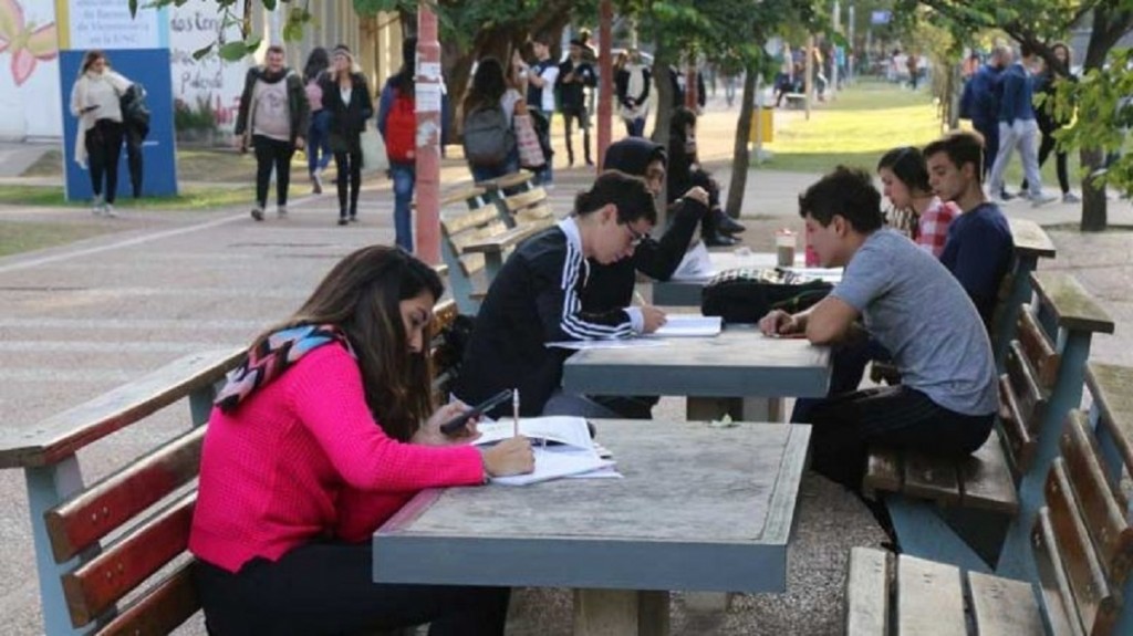 Un 83% de los trabajadores argentinos está desmotivado: “Por esa plata me quedo donde estoy”