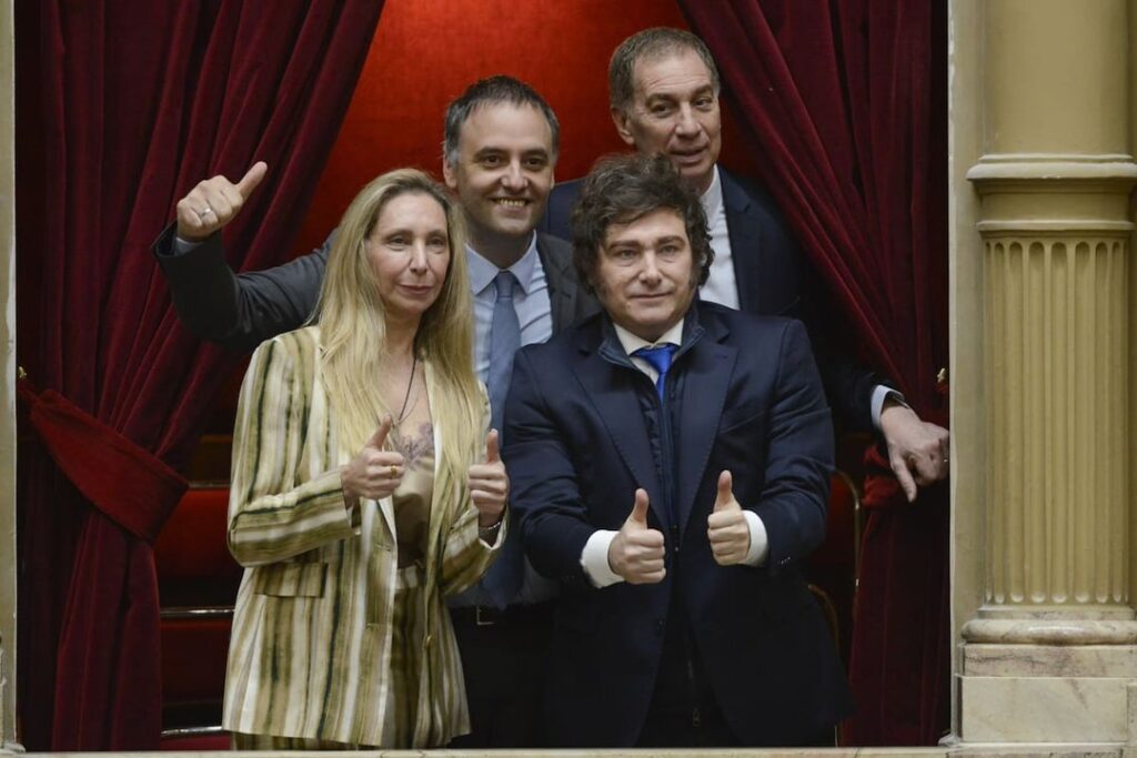 Hasta en el programa de Laje cuestionaron el blindaje a Manuel Adorni ¿Qué esconden los Milei?