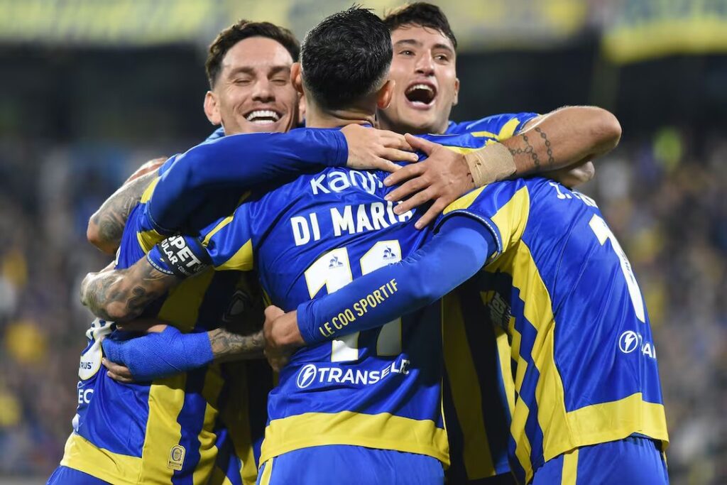 La rabona de Julián Fernández en el golazo que selló la clasificación de Rosario Central a Octavos de la Copa