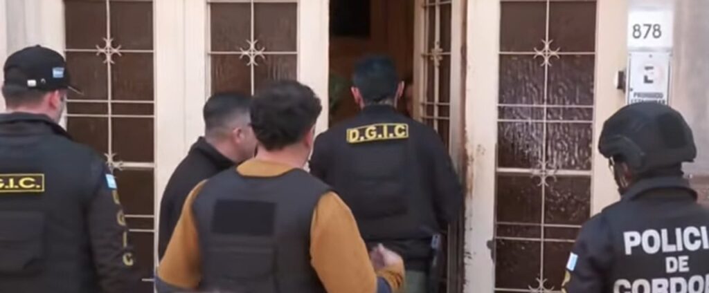 Allanan la casa del único detenido por la desaparición de Agostina Vega
