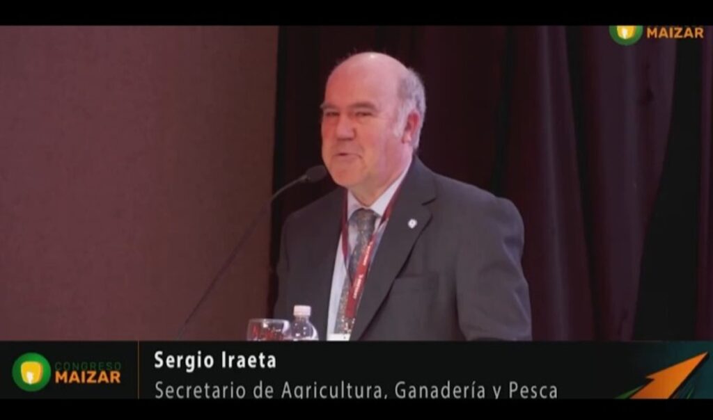 El secretario de Agricultura de Milei se calentó, retó a los productores en pleno discurso y reclamó que lo aplaudan