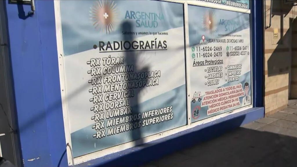 Detuvieron a 5 “falsos médicos” en González Catán: así estafaban a pacientes con una red de clínicas clandestinas