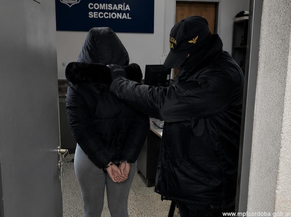 VILLA NUEVA: FPA REALIZÓ TRES ALLANAMIENTOS E INCAUTÓ DROGAS. UNA DETENIDA