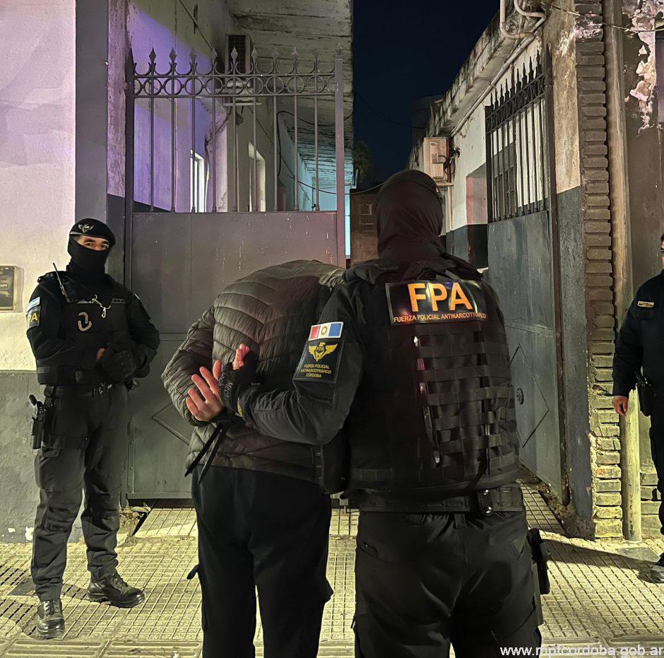 JESÚS MARÍA: FPA DETUVO A UN SUJETO CON ESTUPEFACIENTES DURANTE UN CONTROL VEHICULAR