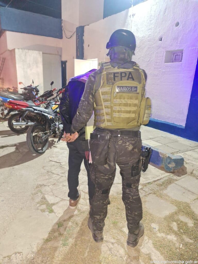 FPA DETUVO A TRES PERSONAS Y SECUESTRÓ COCAÍNA EN MARCOS JUÁREZ