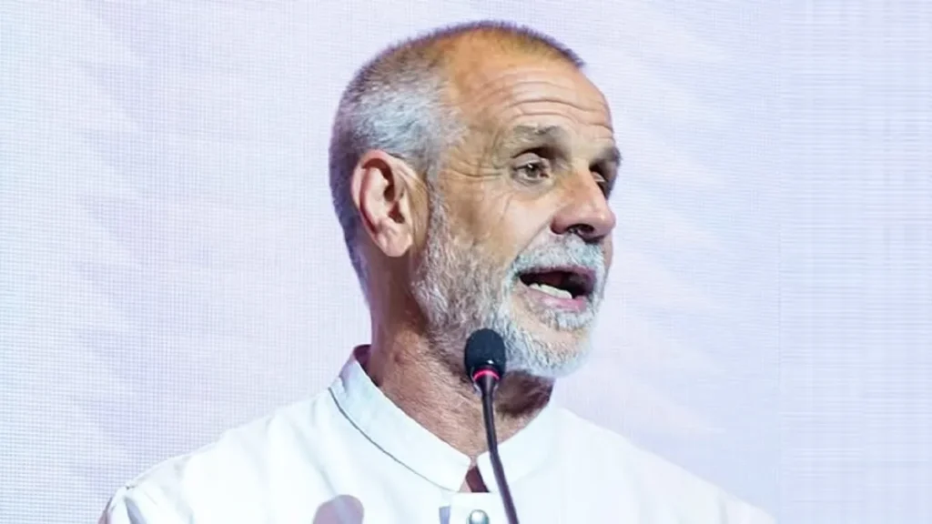 Preocupación por Christian Petersen: lo internaron otra vez, a 4 meses de haber recibido el alta
