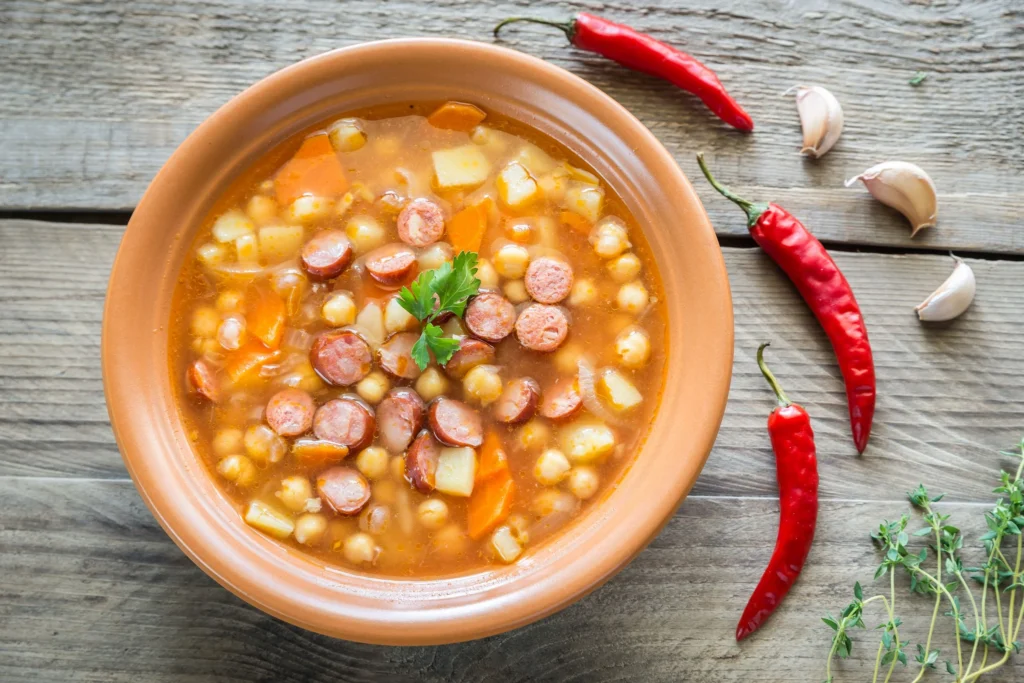 Los cinco guisos del otoño más tentadores: locro express, lentejas que no requieren remojo y el de fideos que siempre reconforta 