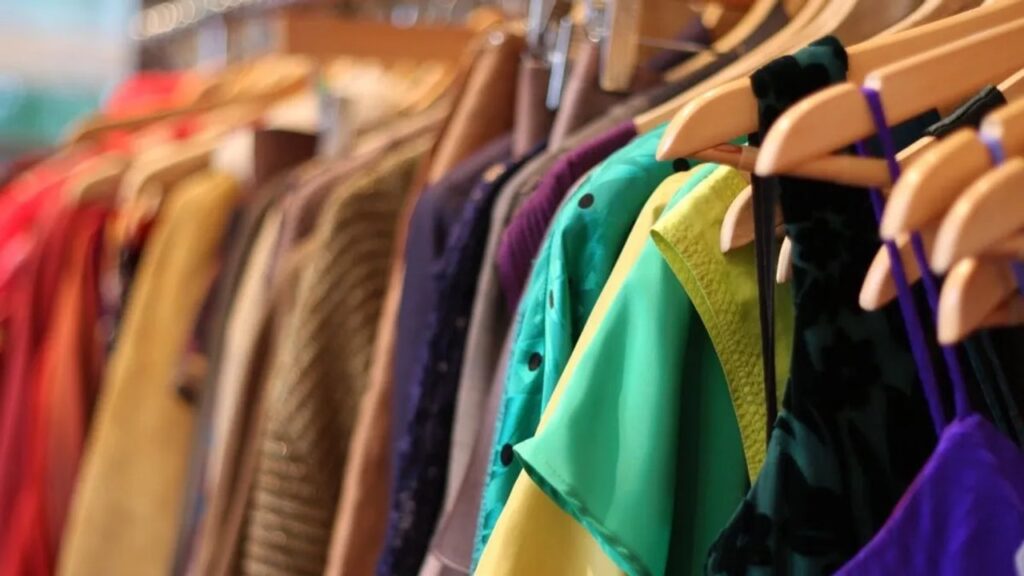 La nueva moda: así es el reciclaje de productos de cocina que irrumpen en el mundo de la moda