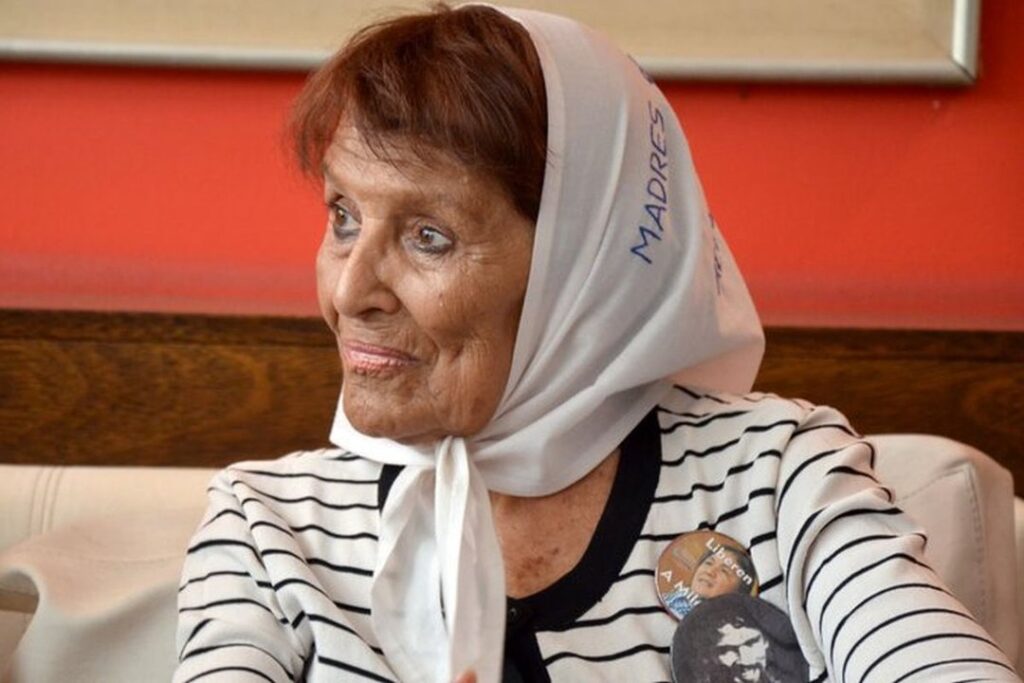 Murió Taty Almeida, la referente de Madres de Plaza de Mayo