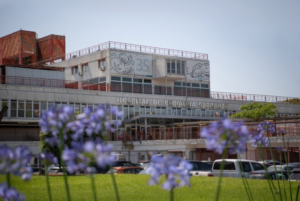 Por primera vez en el Garrahan, dos gemelas fueron trasplantadas en simultáneo