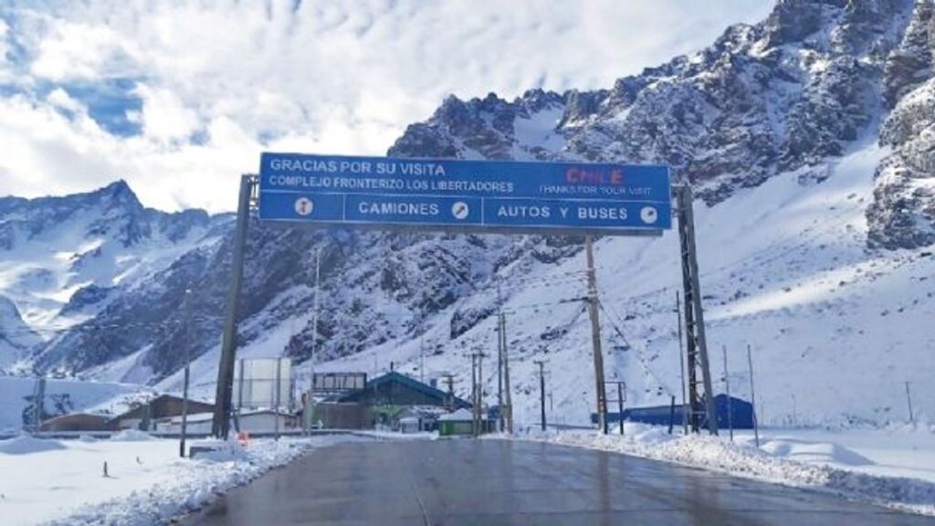 Mendoza: cerraron nuevamente el Paso Cristo Redentor ante posibles nevadas