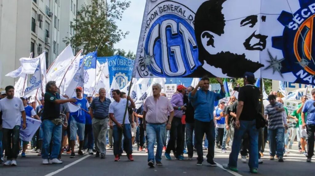 Los memes de la CGT porque evalúa hacer protestas “a la francesa"