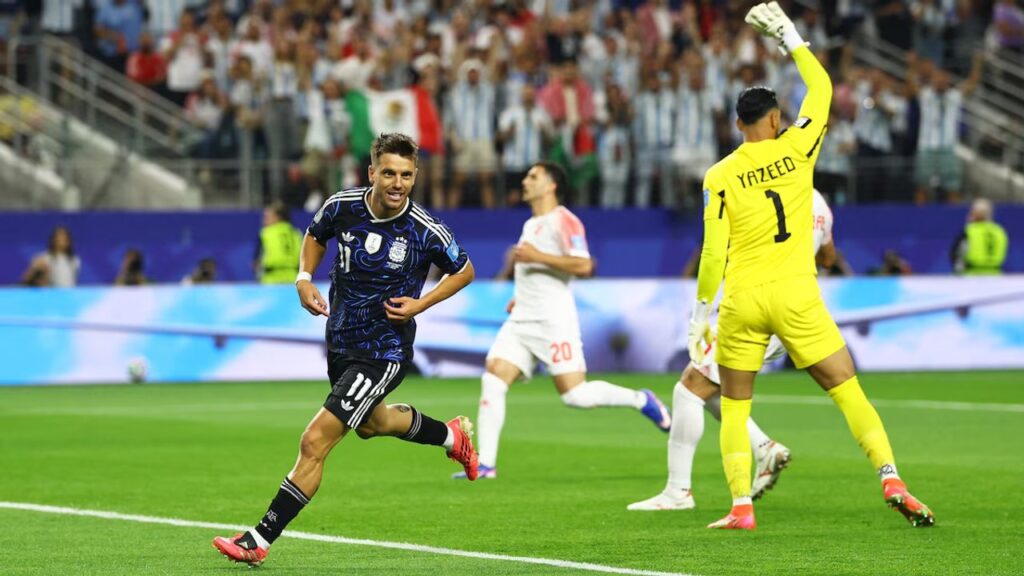 Locura por el golazo de Lo Celso: con un tiro libre a lo Messi, Argentina le gana 2-0 a Jordania