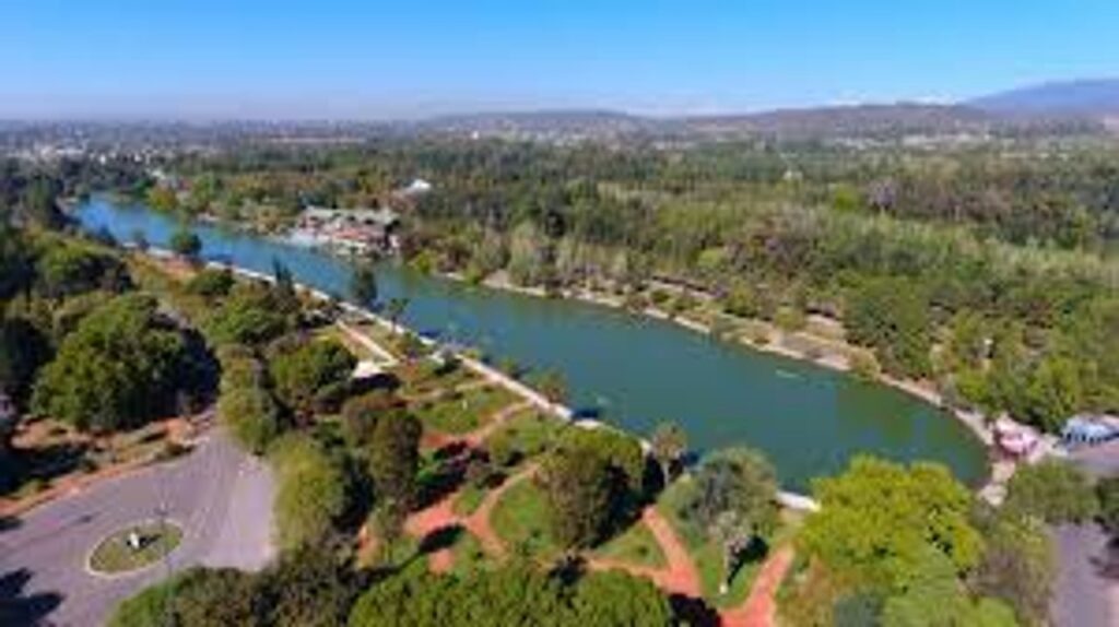 Viñedos dorados, gastronomía única y paisaje inolvidable: así es la escapada destacada a Mendoza