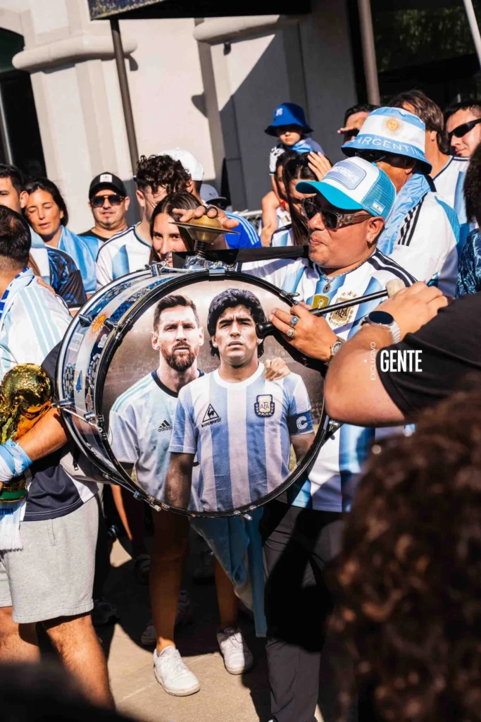 Bombos, asado y camisetas albicelestes: así se vivió en Kansas el primer banderazo argentino del Mundial 2026