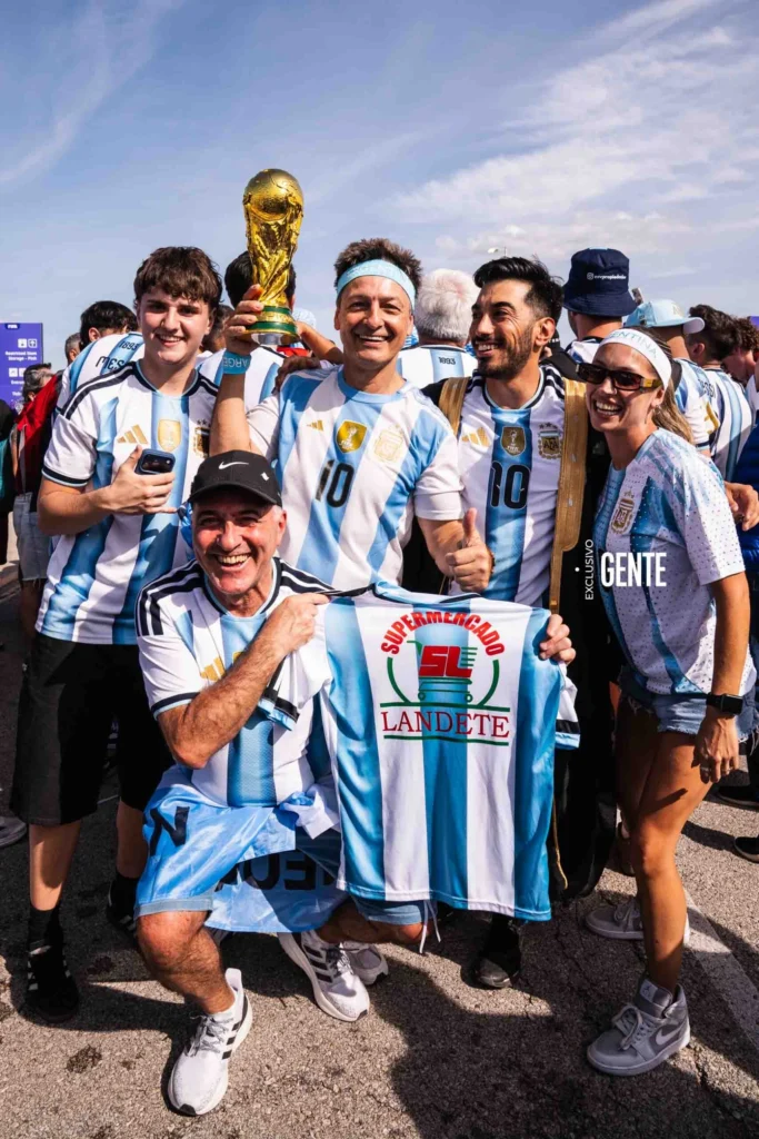 Las mejores fotos de los hinchas argentinos en el triunfo de Argentina contra Argelia en el Mundial 2026