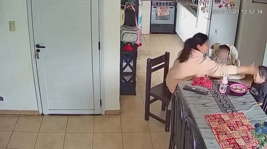 Así descubrió que la niñera le pegaba a su hija de 3 años y la denunció: el duro relato de una mamá de Córdoba